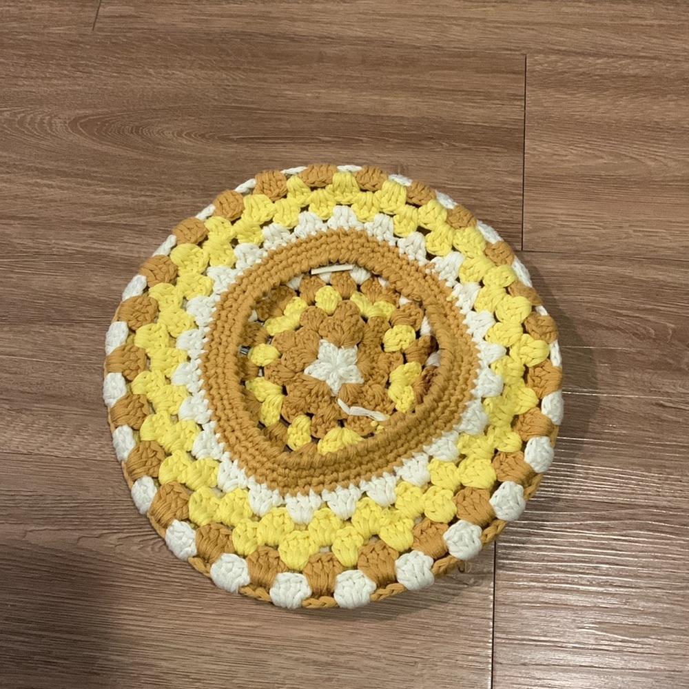 LMT: NWOT Free People Crochet Beret - Picture 3 of 8
